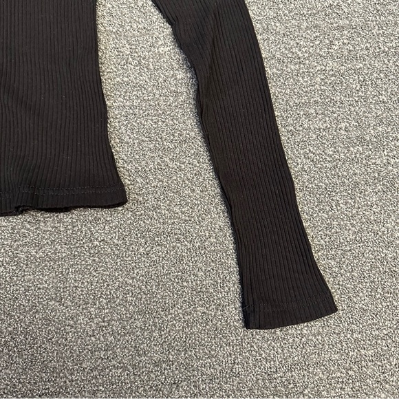 GAP Long Sleeve Heavy Ribbed T-Shirt in Black - Picture 7 of 10